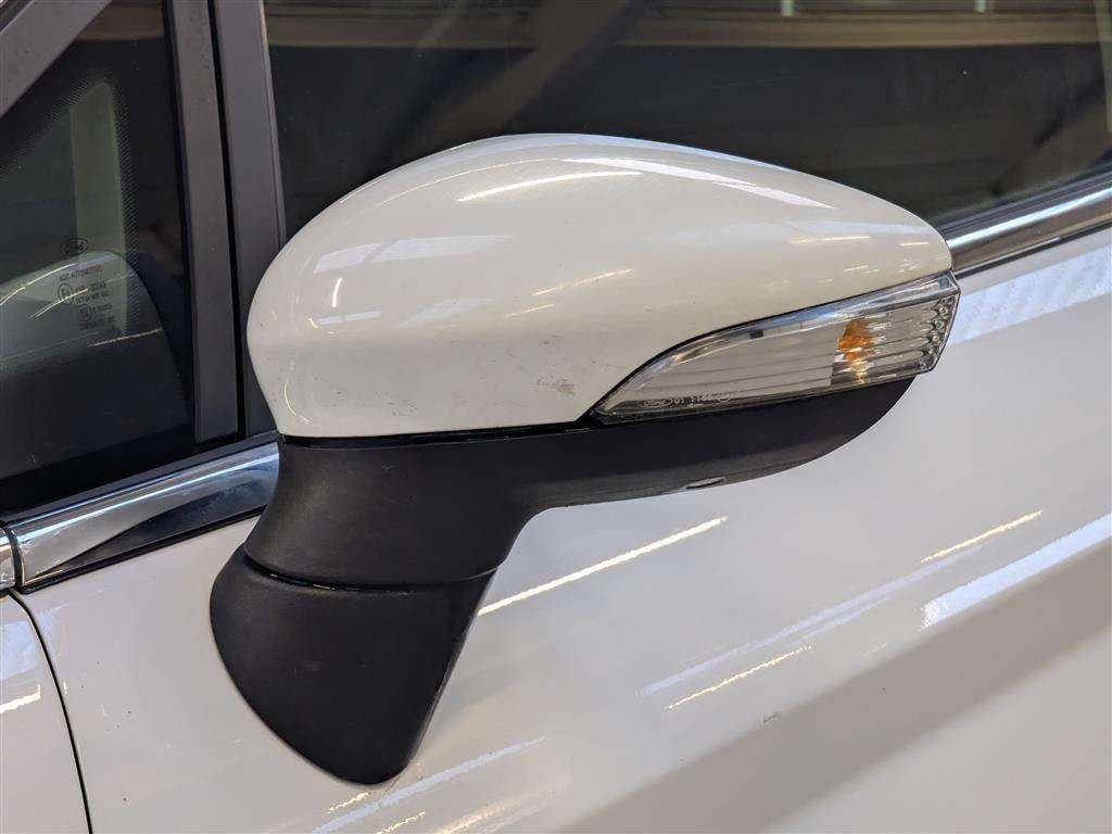 <p>2016 FORD FIESTA TITANIUM AUTO</p>