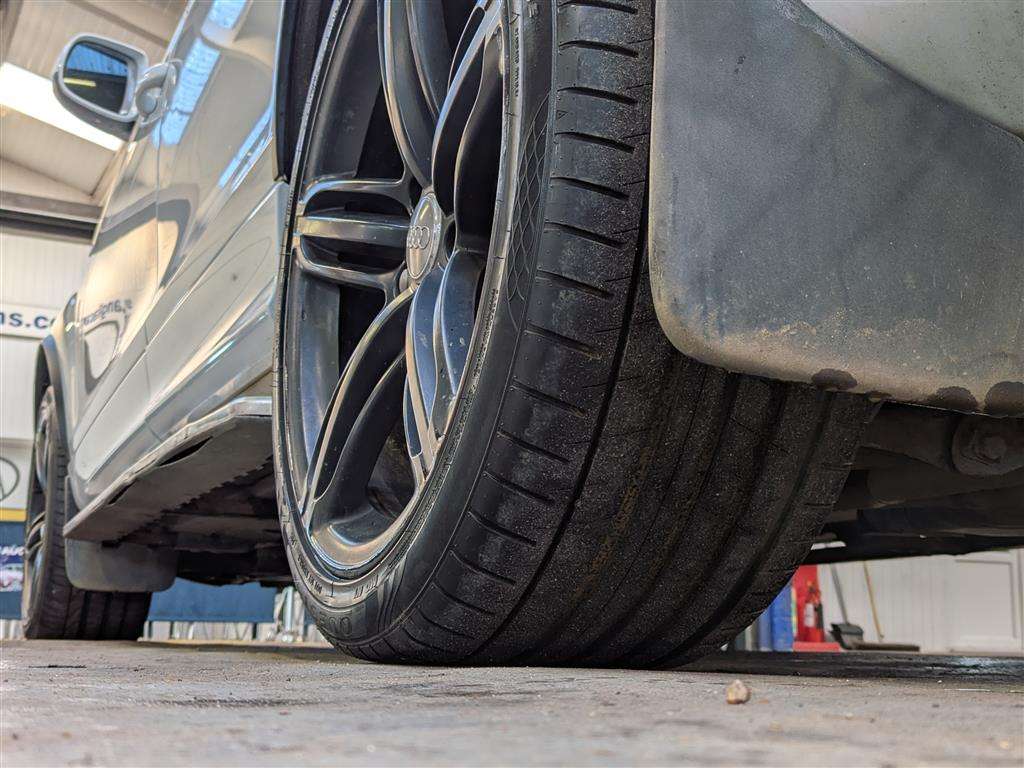 <p>2013 AUDI Q7 S LINE + TDI QUATTRO A</p>