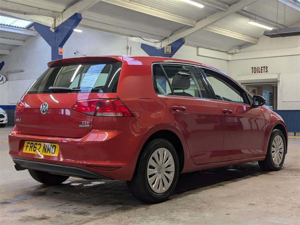 <p>2013 VOLKSWAGEN GOLF S BLUEMOTION TECH TD</p>