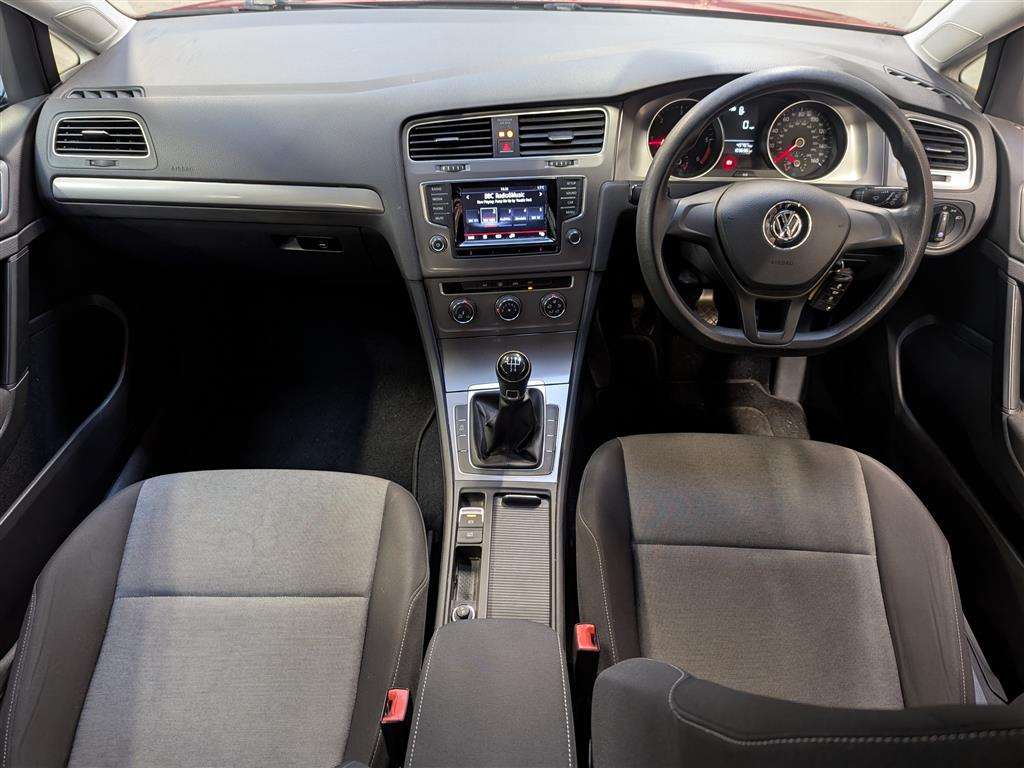 <p>2013 VOLKSWAGEN GOLF S BLUEMOTION TECH TD</p>