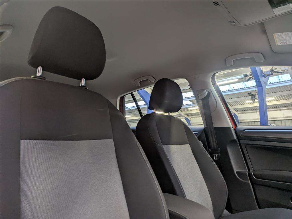 <p>2013 VOLKSWAGEN GOLF S BLUEMOTION TECH TD</p>