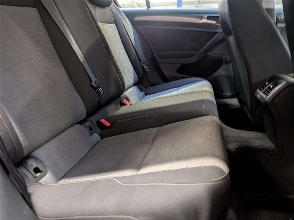 <p>2013 VOLKSWAGEN GOLF S BLUEMOTION TECH TD</p>