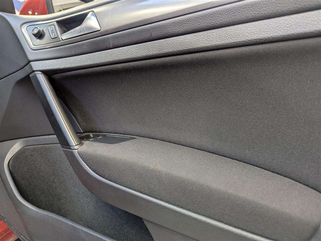 <p>2013 VOLKSWAGEN GOLF S BLUEMOTION TECH TD</p>