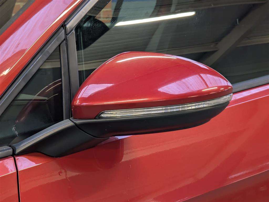 <p>2013 VOLKSWAGEN GOLF S BLUEMOTION TECH TD</p>