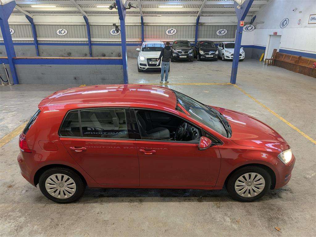 <p>2013 VOLKSWAGEN GOLF S BLUEMOTION TECH TD</p>