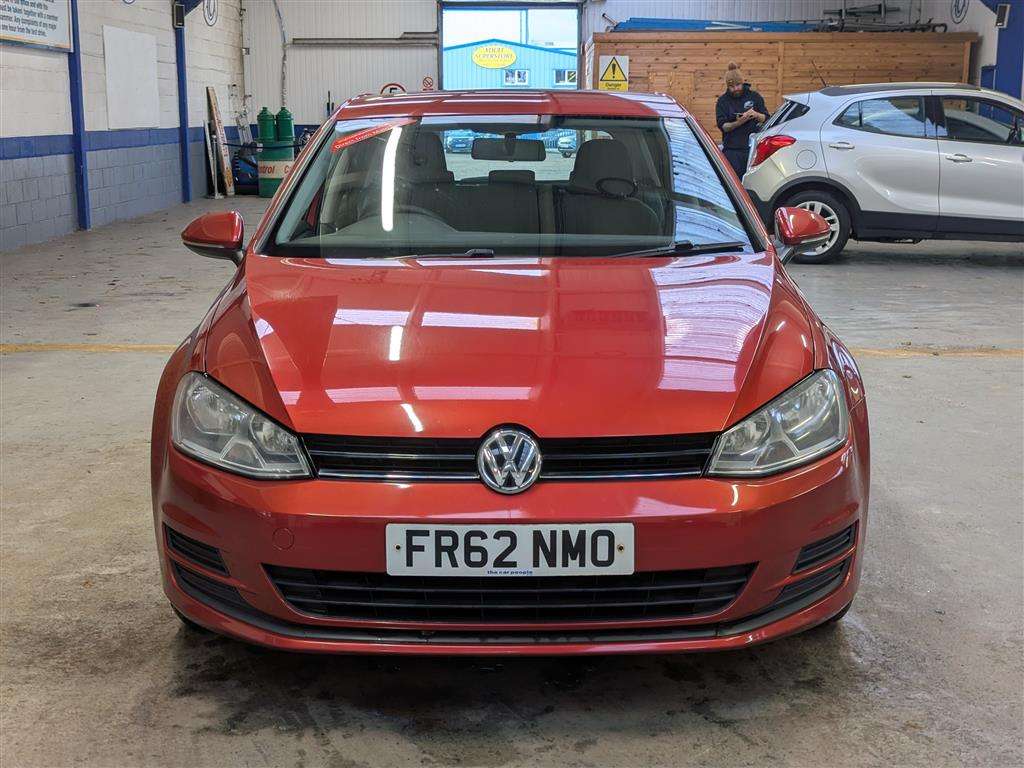 <p>2013 VOLKSWAGEN GOLF S BLUEMOTION TECH TD</p>