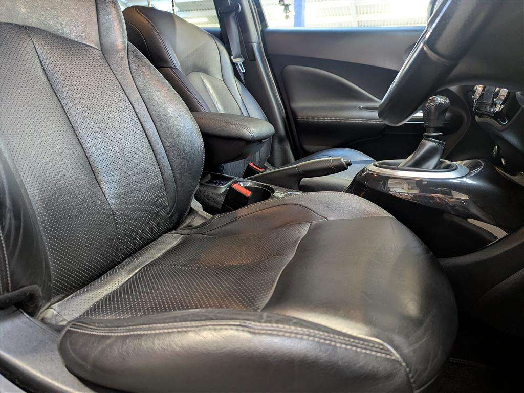 <p>2015 NISSAN JUKE TEKNA DCI</p>