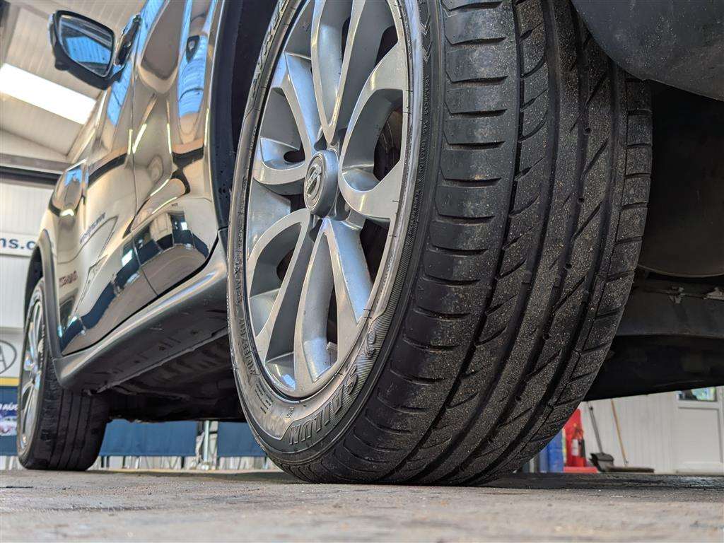 <p>2015 NISSAN JUKE TEKNA DCI</p>