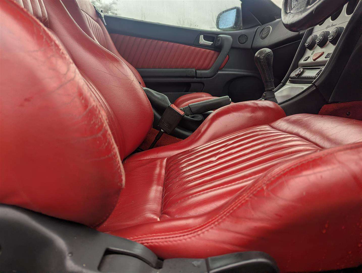 <p>1998 ALFA ROMEO SPIDER LUSSO T-SPARK 16V</p>