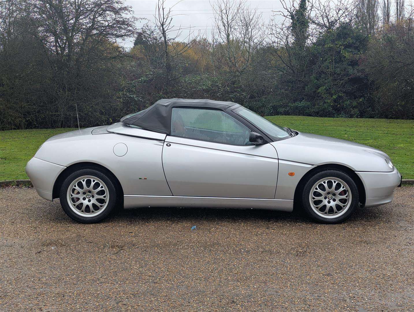 <p>1998 ALFA ROMEO SPIDER LUSSO T-SPARK 16V</p>