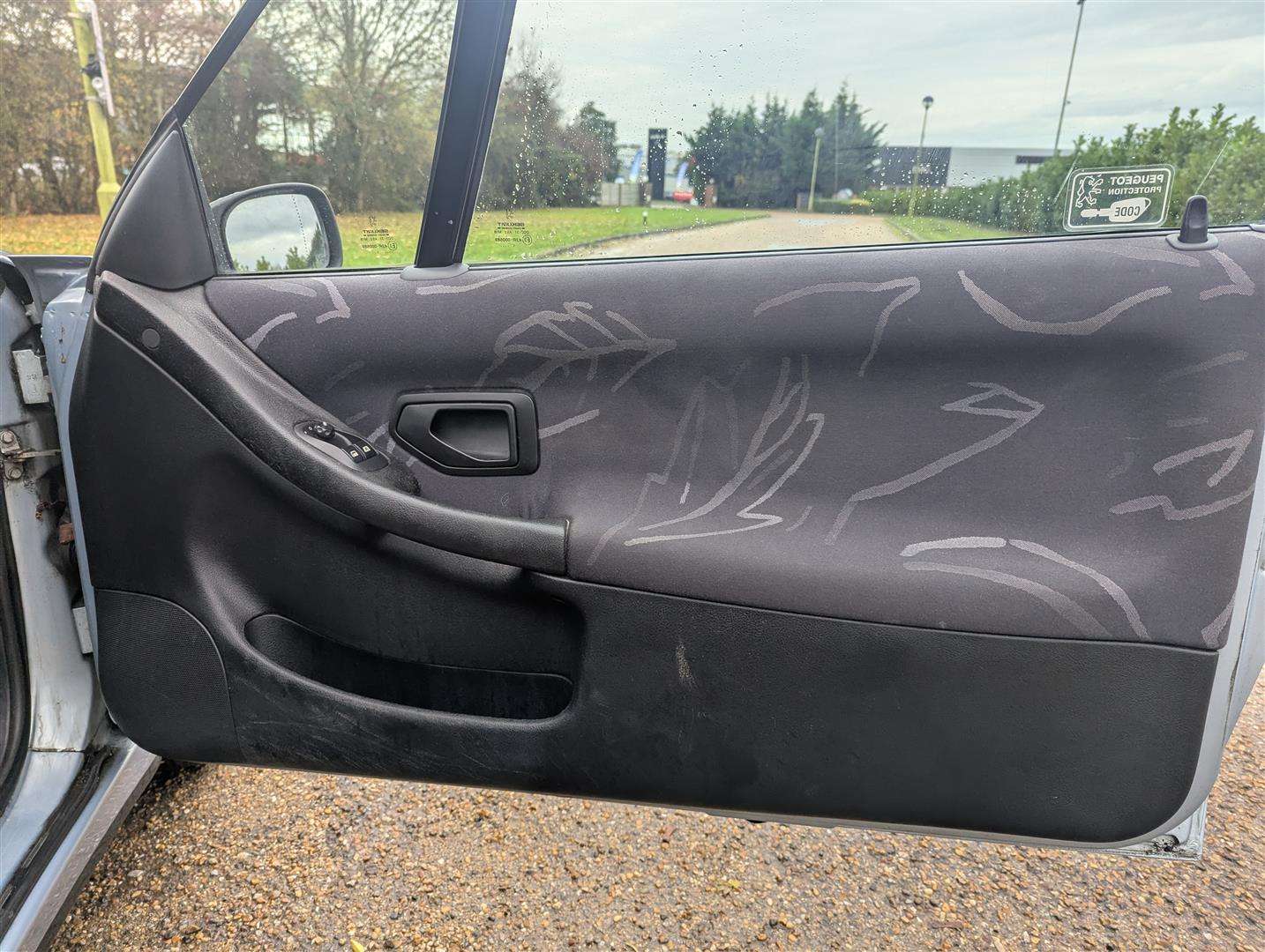 <p>2001 PEUGEOT 306 CABRIOLET S 16V</p>