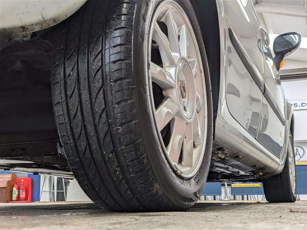 <p>2004 RENAULT MODUS DYNAMIQUE 16V</p>