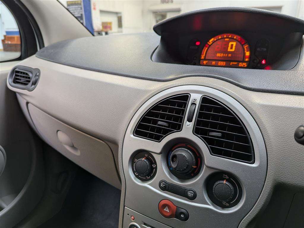 <p>2004 RENAULT MODUS DYNAMIQUE 16V</p>