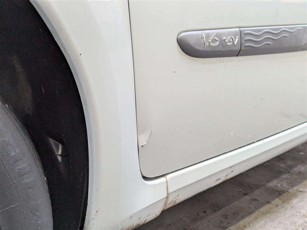 <p>2004 RENAULT MODUS DYNAMIQUE 16V</p>