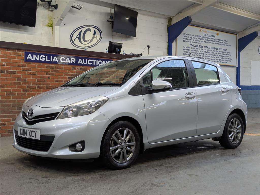 <p>2014 TOYOTA YARIS ICON + D-4D</p>