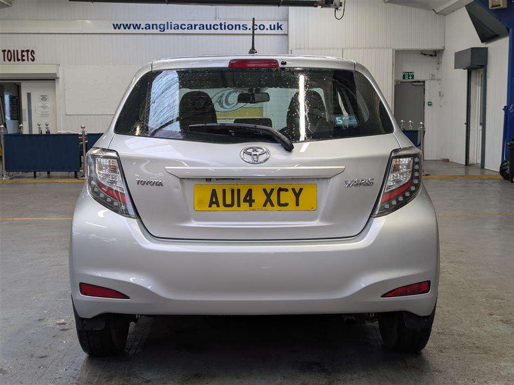 <p>2014 TOYOTA YARIS ICON + D-4D</p>