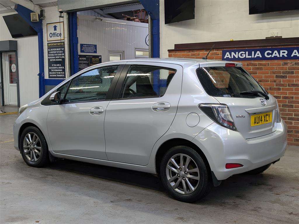 <p>2014 TOYOTA YARIS ICON + D-4D</p>