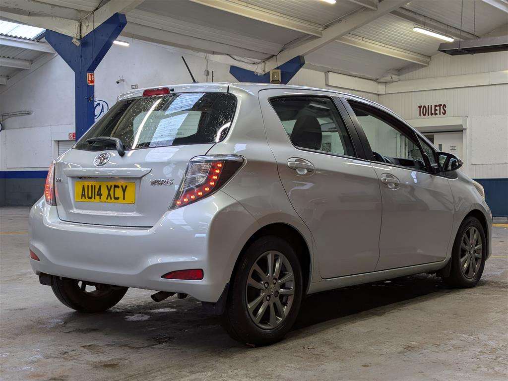 <p>2014 TOYOTA YARIS ICON + D-4D</p>