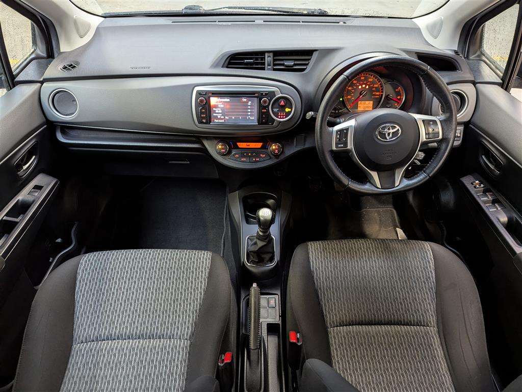 <p>2014 TOYOTA YARIS ICON + D-4D</p>