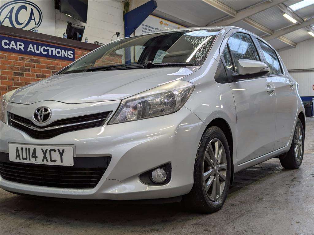 <p>2014 TOYOTA YARIS ICON + D-4D</p>