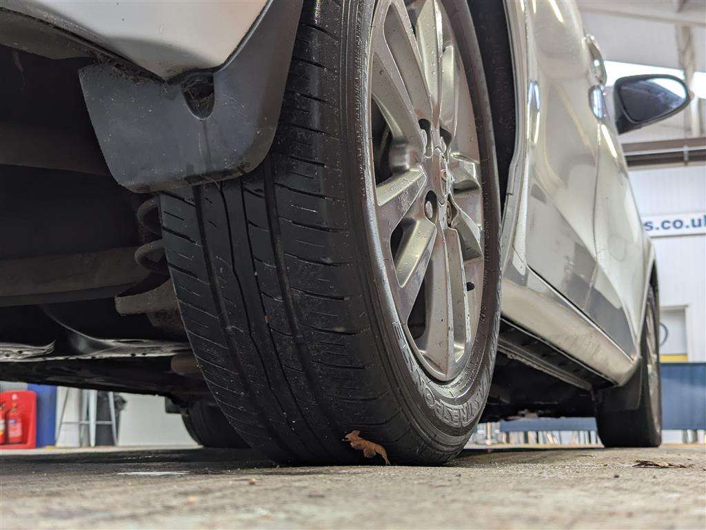 <p>2014 TOYOTA YARIS ICON + D-4D</p>