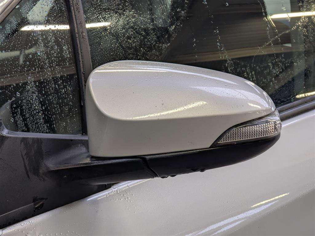 <p>2014 TOYOTA YARIS ICON + D-4D</p>