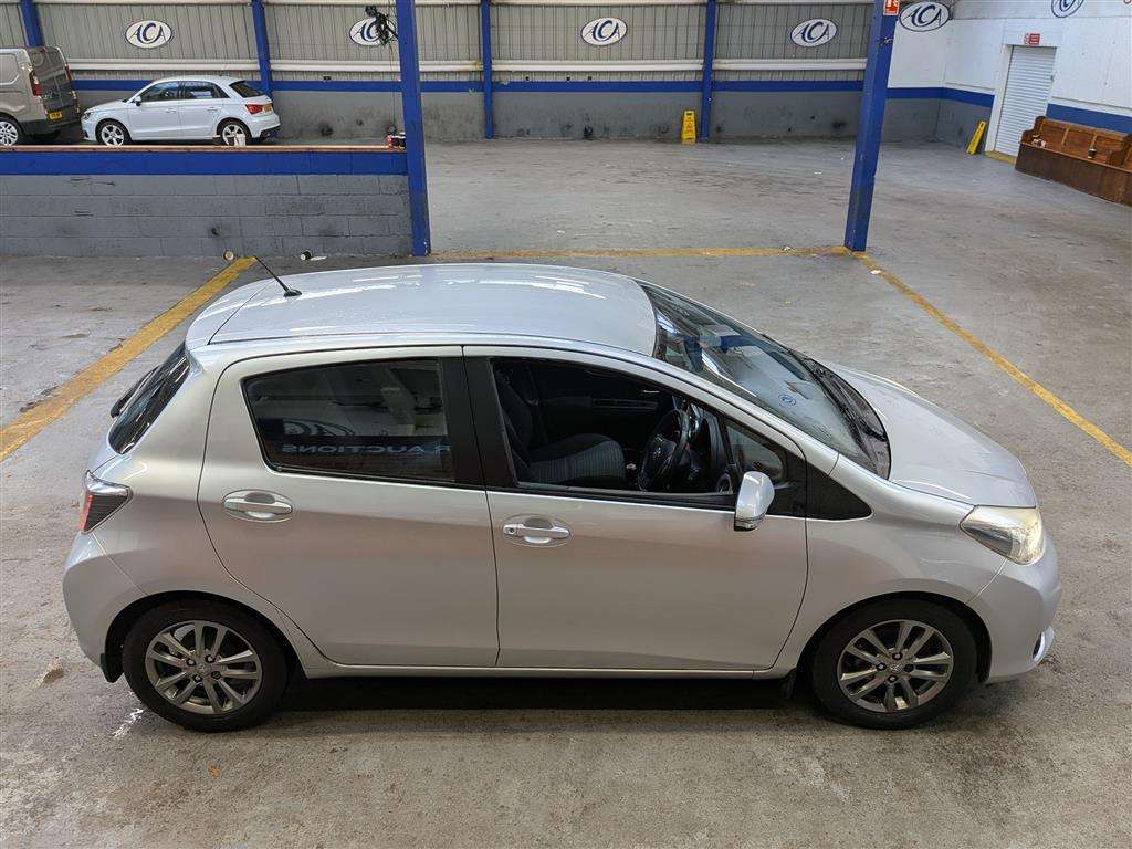 <p>2014 TOYOTA YARIS ICON + D-4D</p>