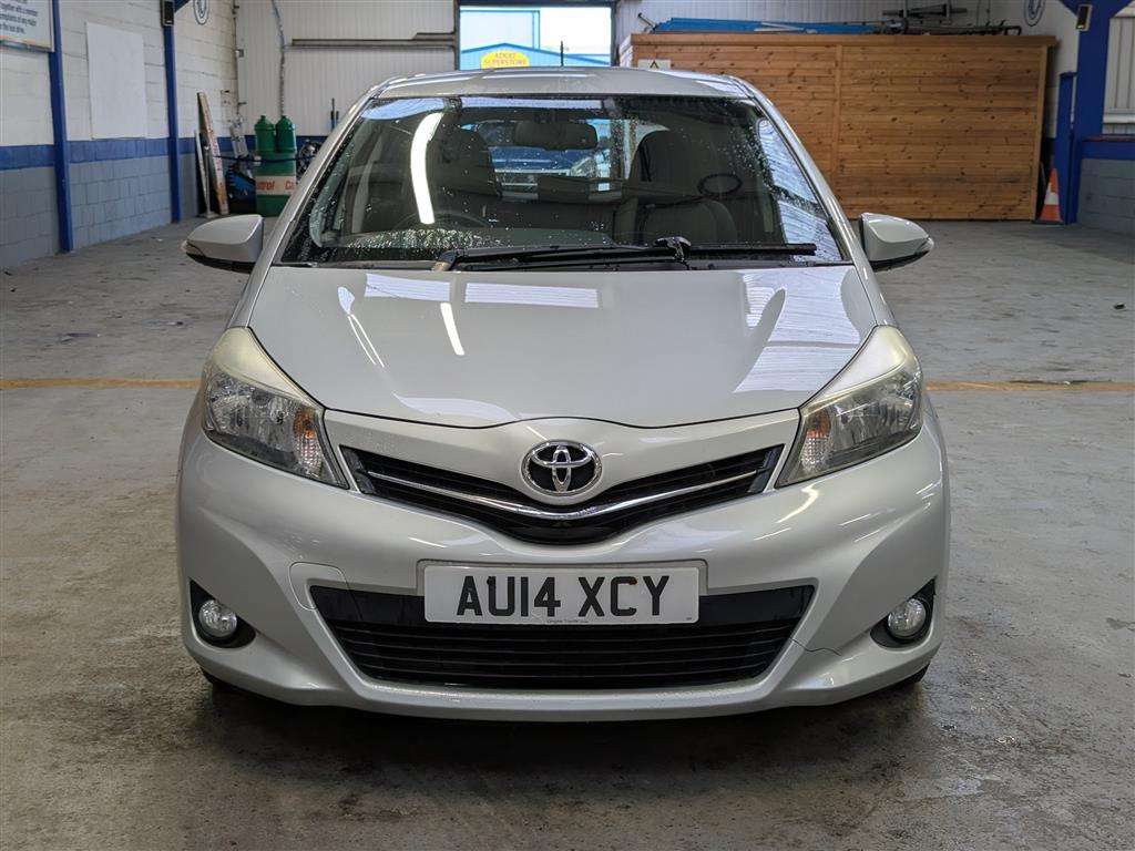 <p>2014 TOYOTA YARIS ICON + D-4D</p>