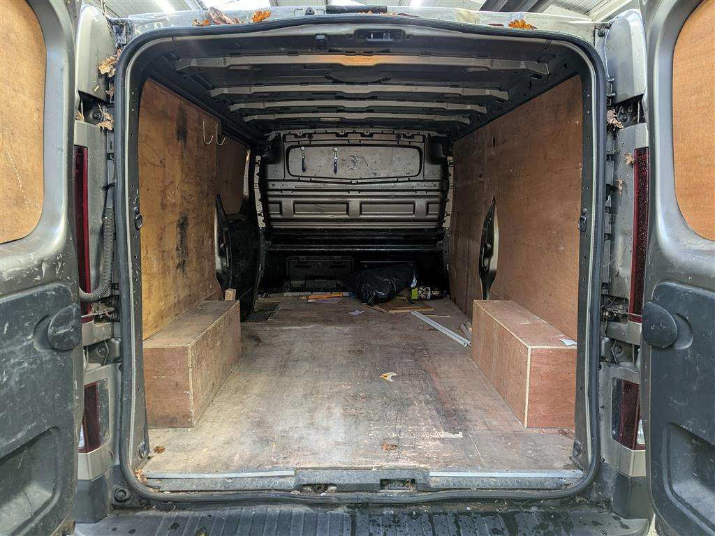 <p>2016 RENAULT TRAFIC LL29 SPORT ENERGY</p>