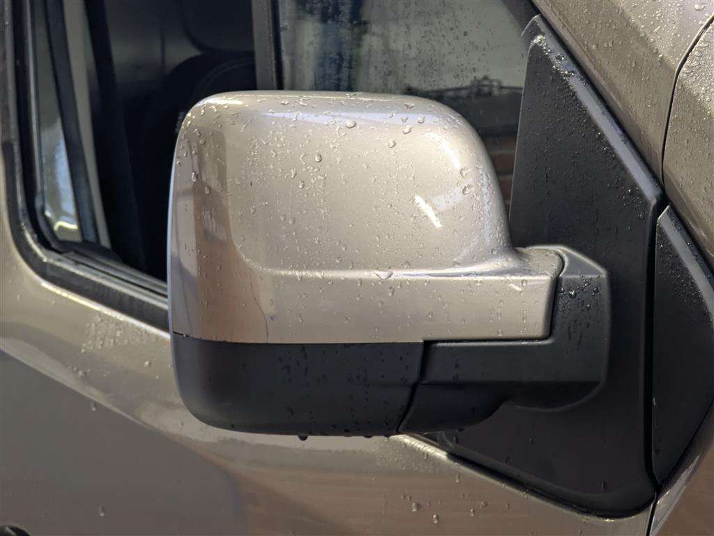 <p>2016 RENAULT TRAFIC LL29 SPORT ENERGY</p>