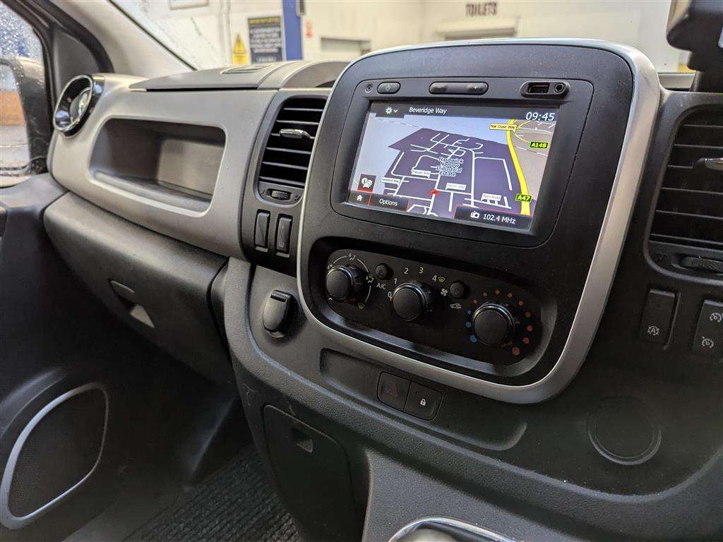 <p>2016 RENAULT TRAFIC LL29 SPORT ENERGY</p>