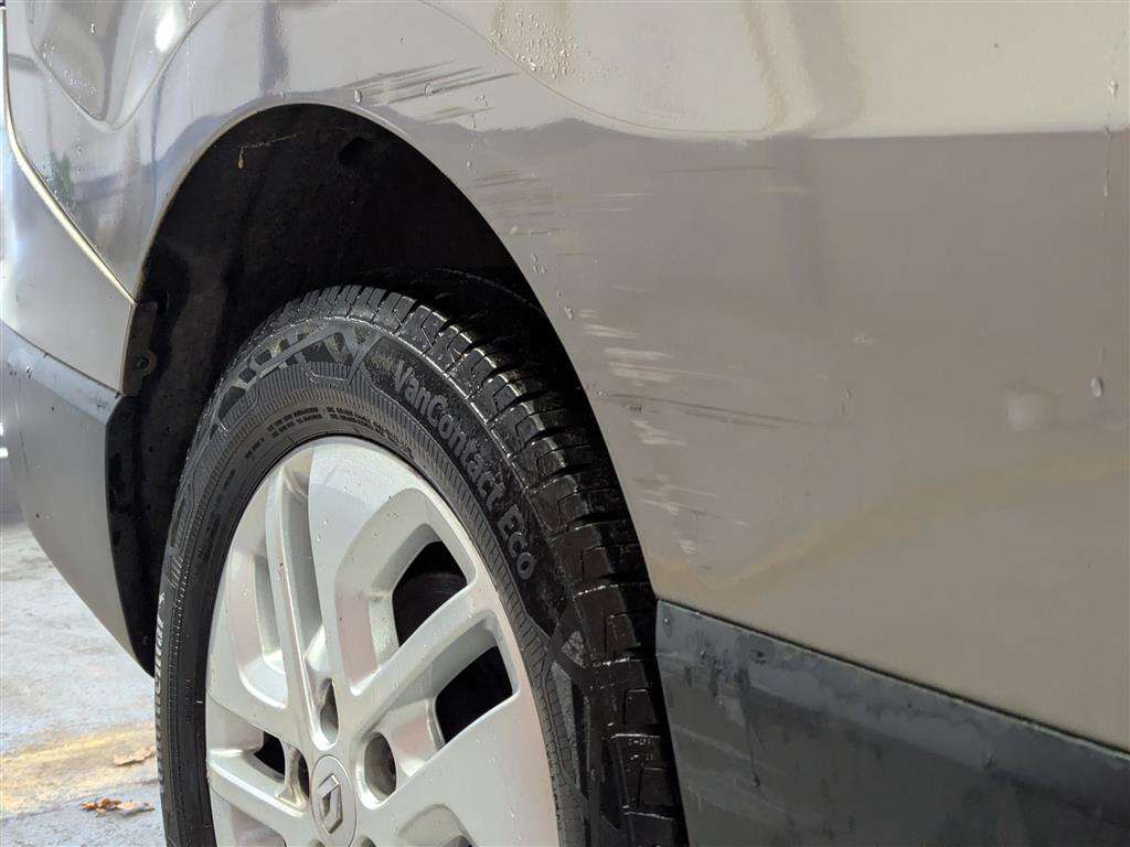 <p>2016 RENAULT TRAFIC LL29 SPORT ENERGY</p>