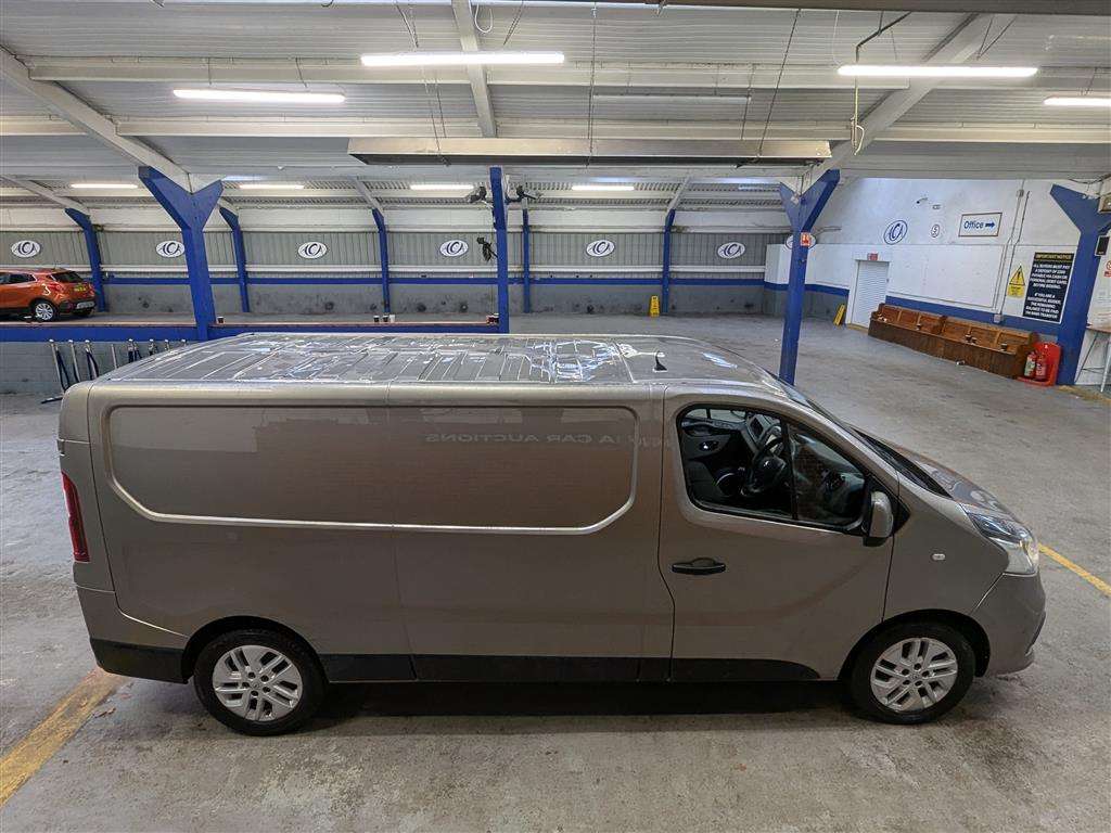 <p>2016 RENAULT TRAFIC LL29 SPORT ENERGY</p>
