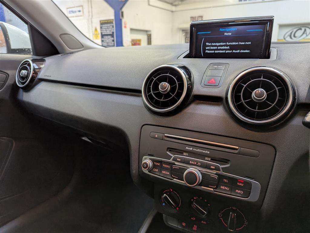 <p>2016 AUDI A1 SPORT TFSI</p>