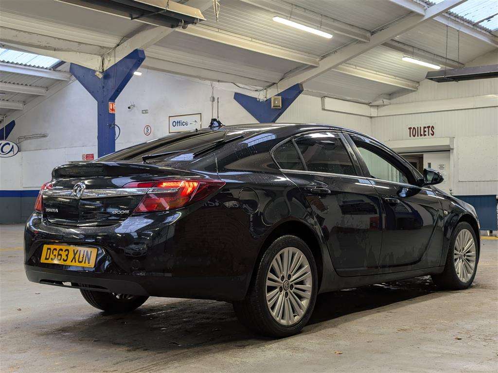 <p>2013 VAUXHALL INSIGNIA DESIGN CDTI ECO</p>