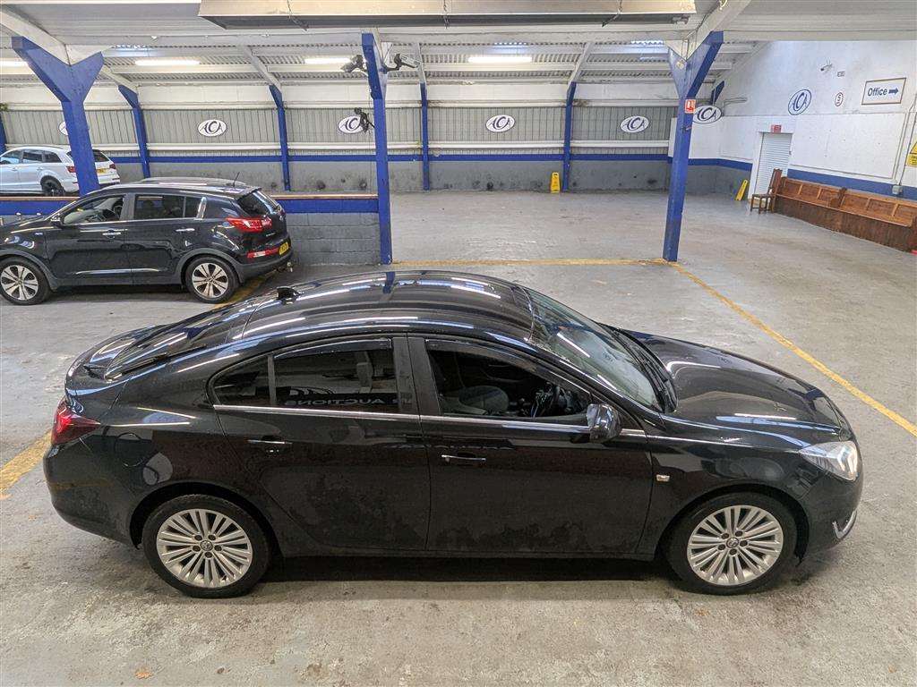 <p>2013 VAUXHALL INSIGNIA DESIGN CDTI ECO</p>