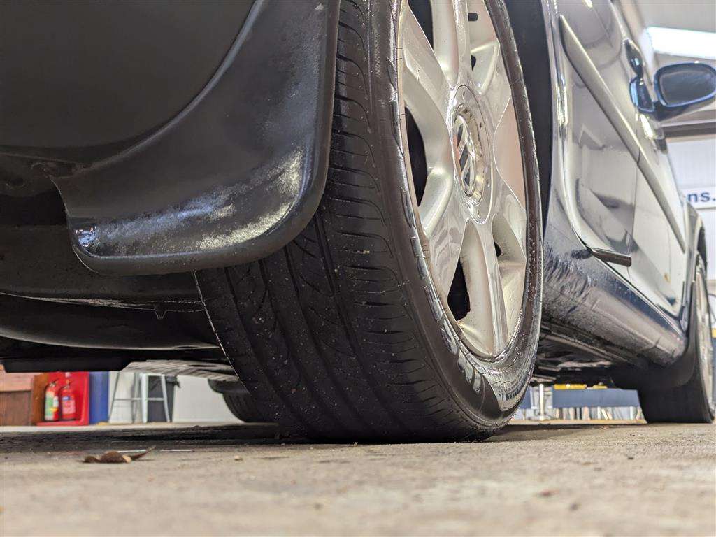 <p>2004 VOLKSWAGEN GOLF FSI SE</p>