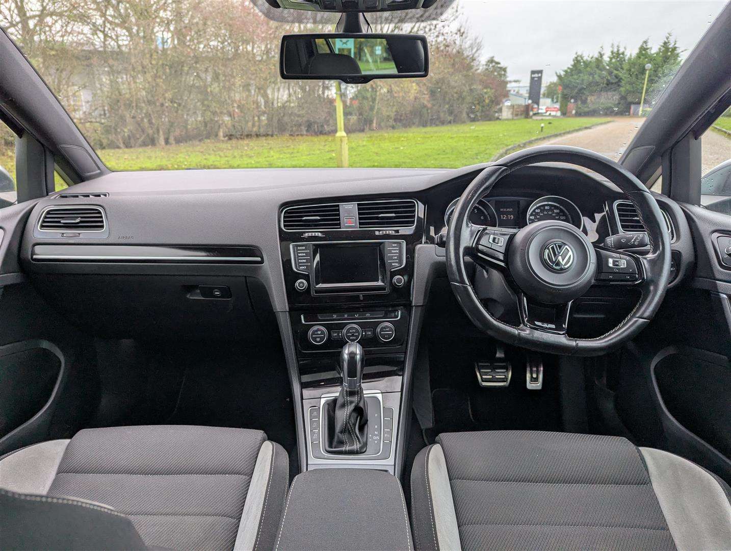 <p>2014 VOLKSWAGEN GOLF R DSG 1 x REG'D KEEPER</p>