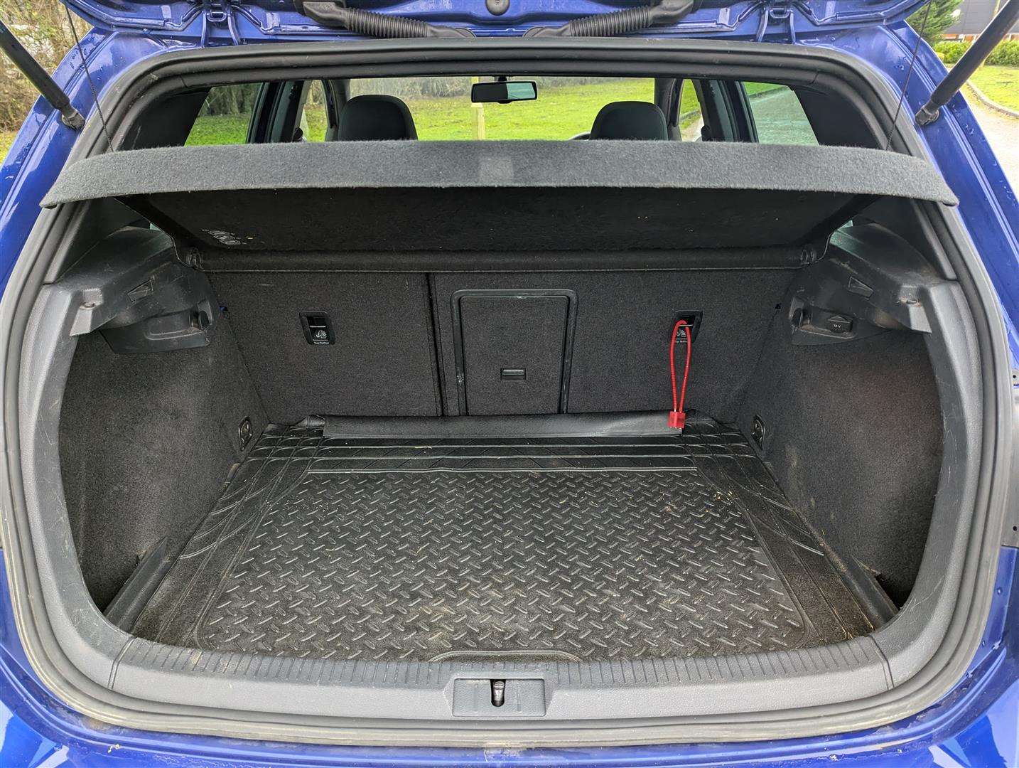 <p>2014 VOLKSWAGEN GOLF R DSG 1 x REG'D KEEPER</p>