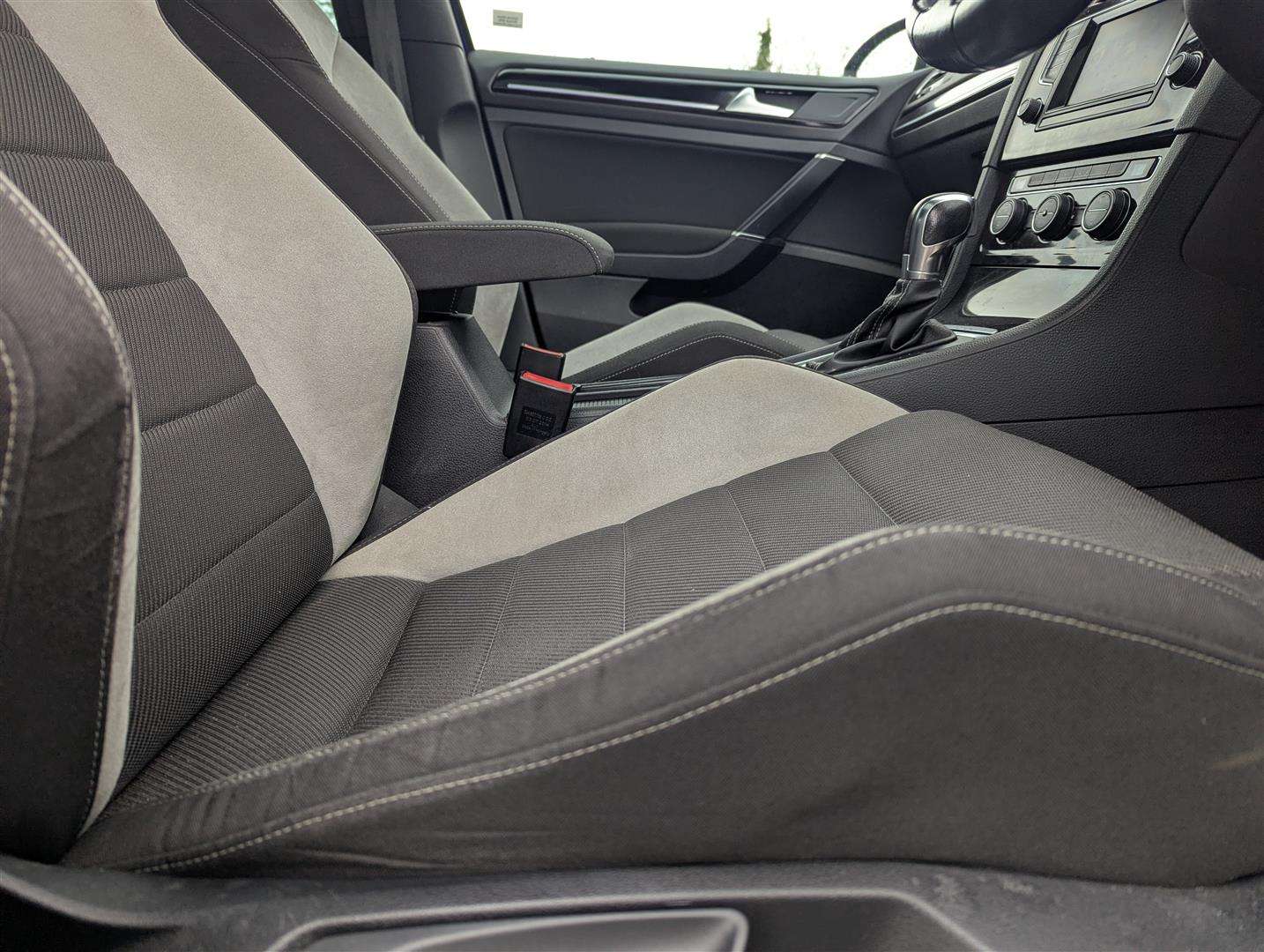 <p>2014 VOLKSWAGEN GOLF R DSG 1 x REG'D KEEPER</p>