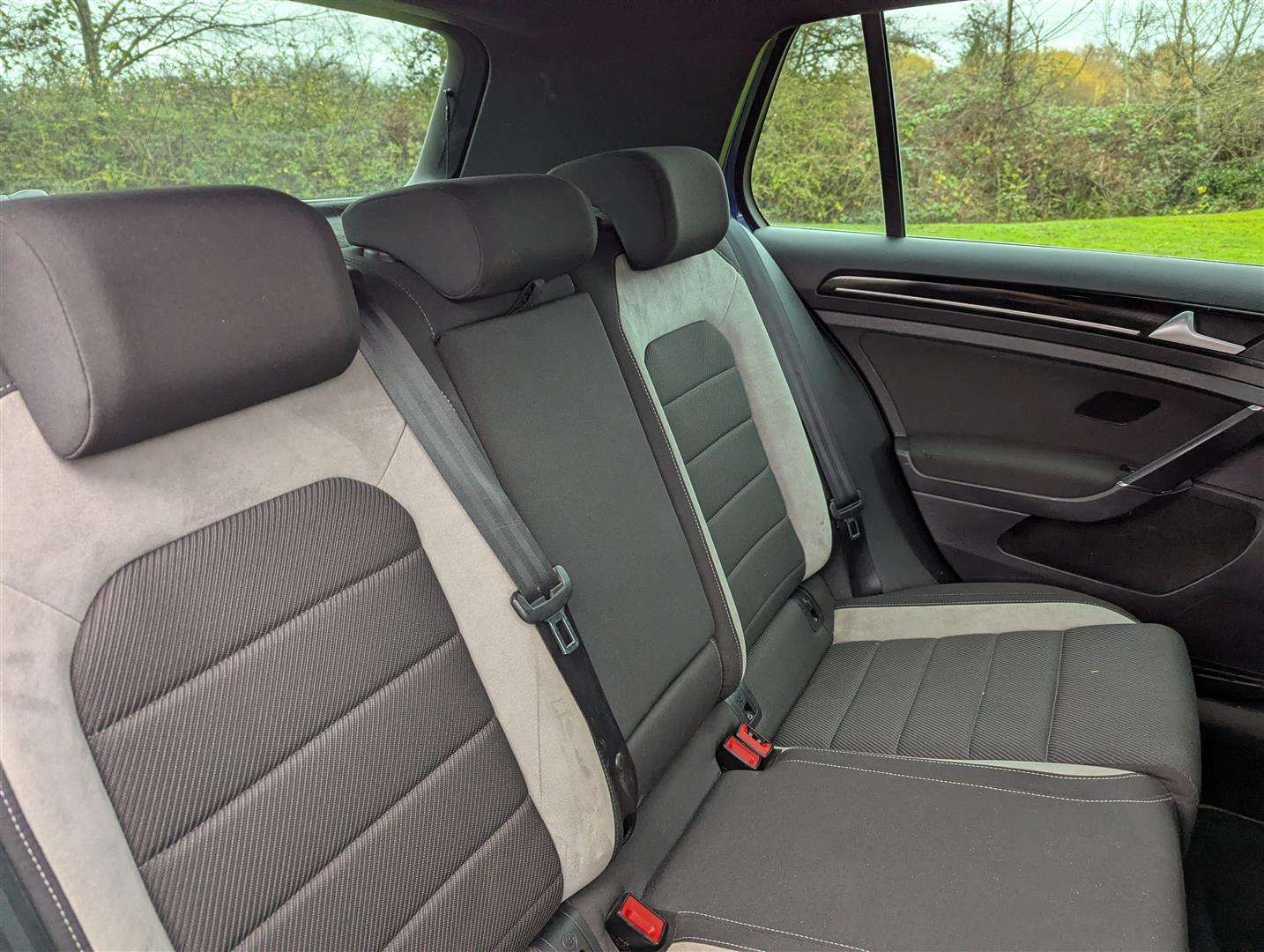 <p>2014 VOLKSWAGEN GOLF R DSG 1 x REG'D KEEPER</p>