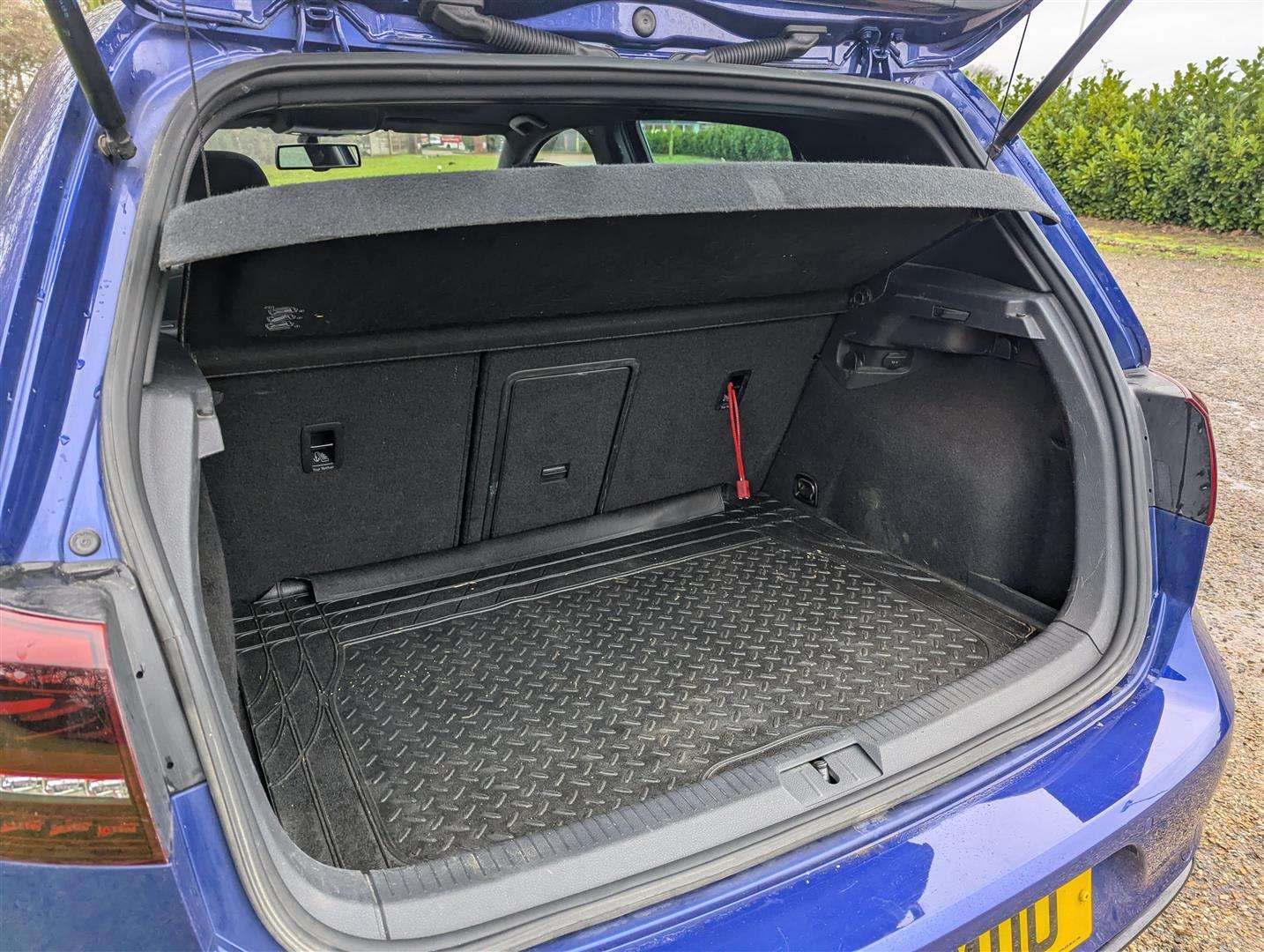 <p>2014 VOLKSWAGEN GOLF R DSG 1 x REG'D KEEPER</p>