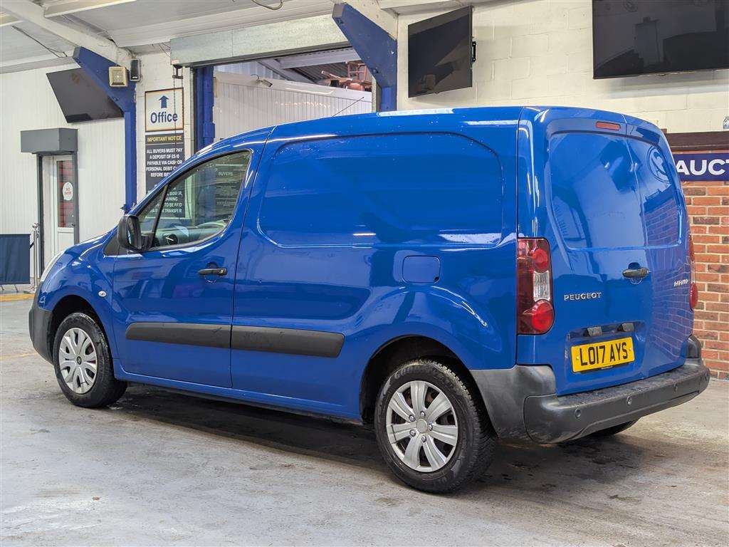 <p>2017 PEUGEOT PARTNER S L1 BLUE HDI</p>