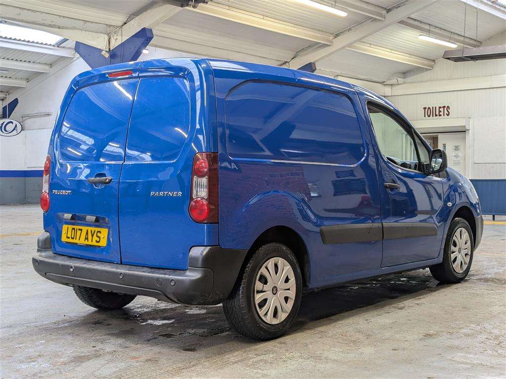 <p>2017 PEUGEOT PARTNER S L1 BLUE HDI</p>