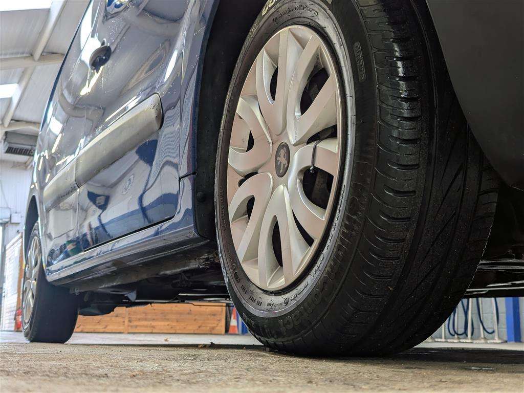 <p>2017 PEUGEOT PARTNER S L1 BLUE HDI</p>