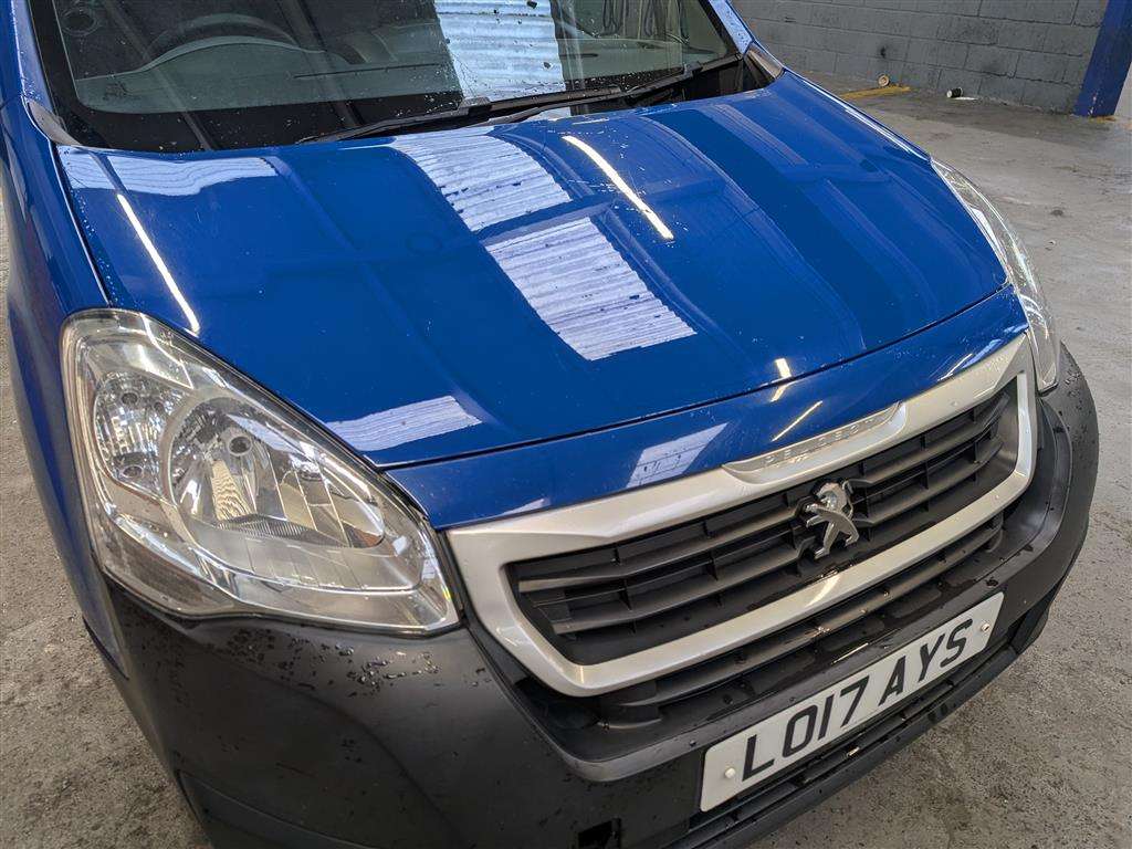 <p>2017 PEUGEOT PARTNER S L1 BLUE HDI</p>