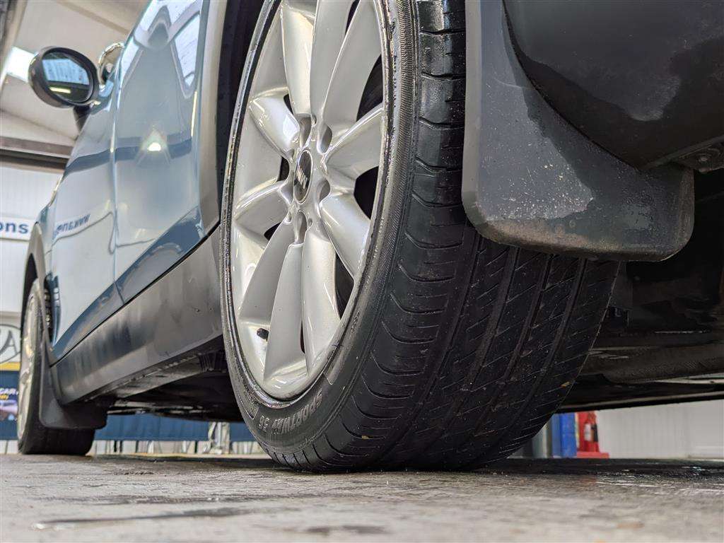 <p>2016 MINI CLUBMAN COOPER D AUTO</p>