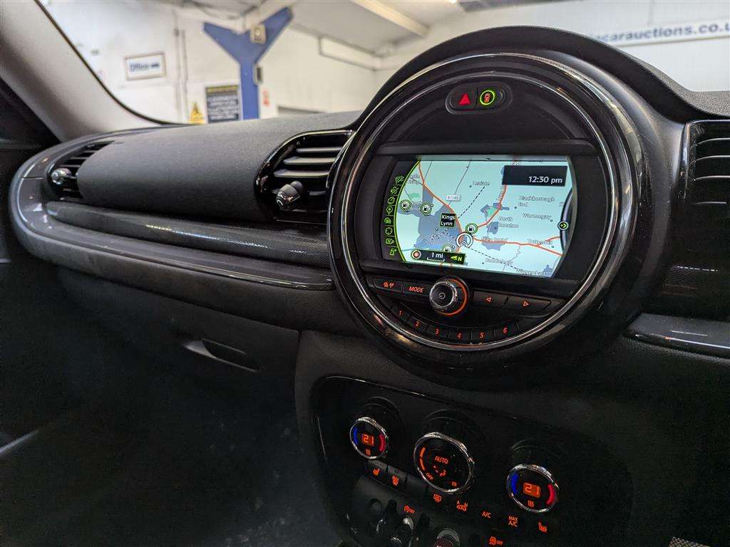 <p>2016 MINI CLUBMAN COOPER D AUTO</p>