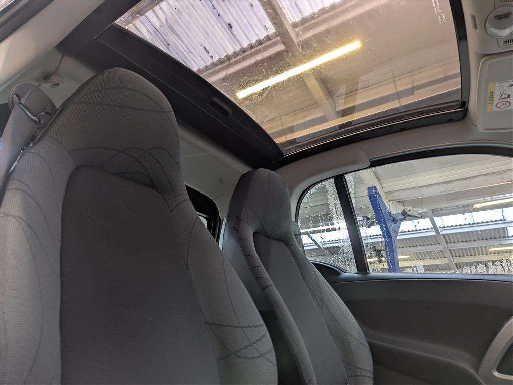 <p>2013 SMART FORTWO ELECTRIC DRIVE CVT</p>