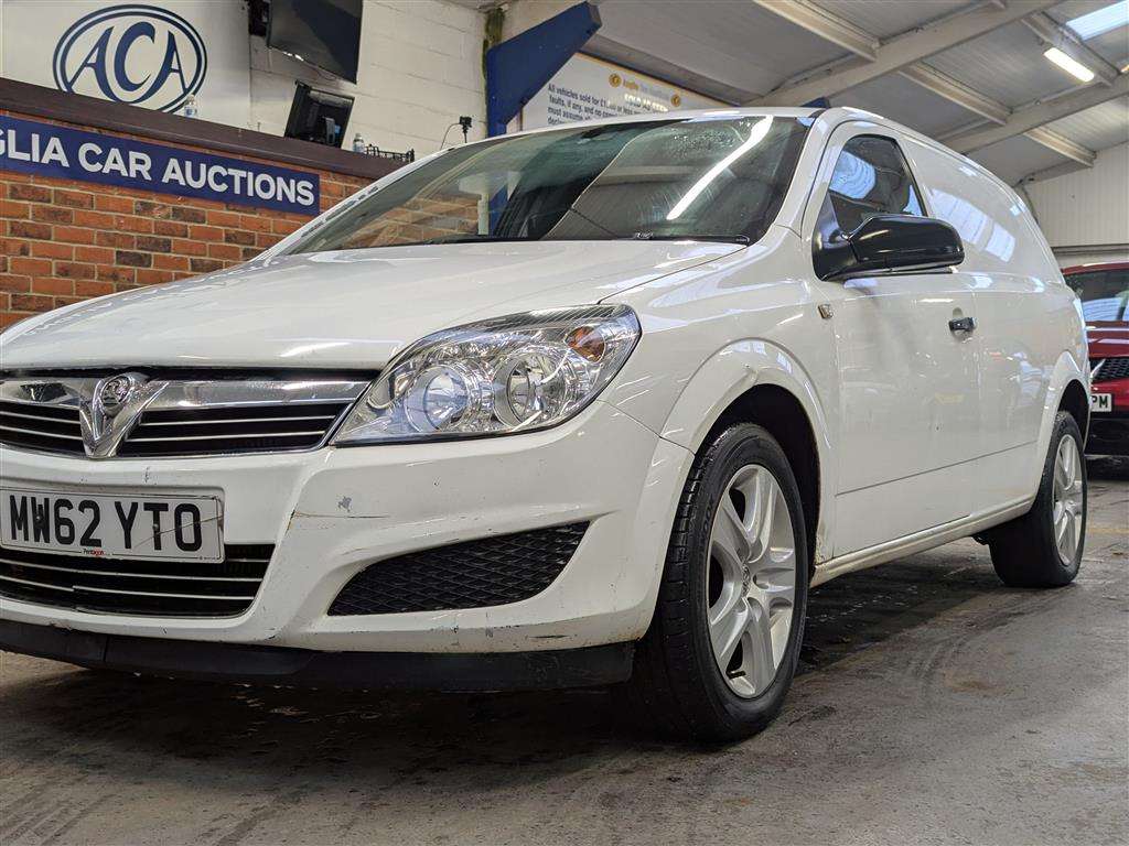 <p>2013 VAUXHALL ASTRA CLUB ECOFLEX</p>